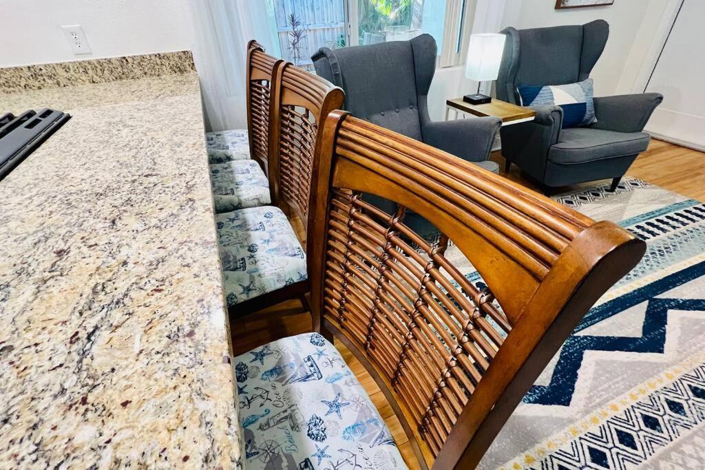 Luxury 2/2 Private Oasis W/Hot Tub Walk To Beach Cape Canaveral Exterior photo