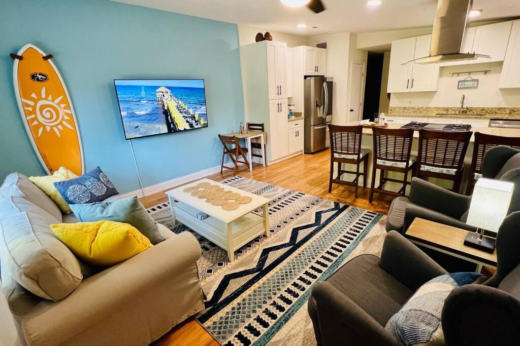 Luxury 2/2 Private Oasis W/Hot Tub Walk To Beach Cape Canaveral Exterior photo