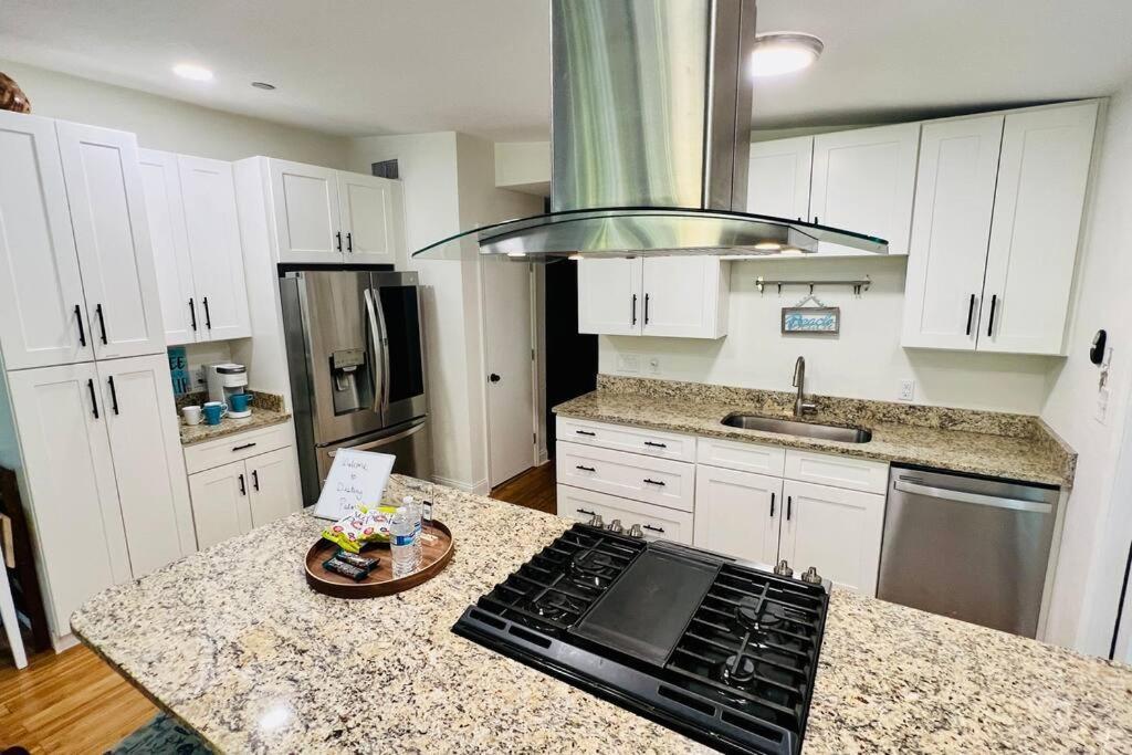 Luxury 2/2 Private Oasis W/Hot Tub Walk To Beach Cape Canaveral Exterior photo