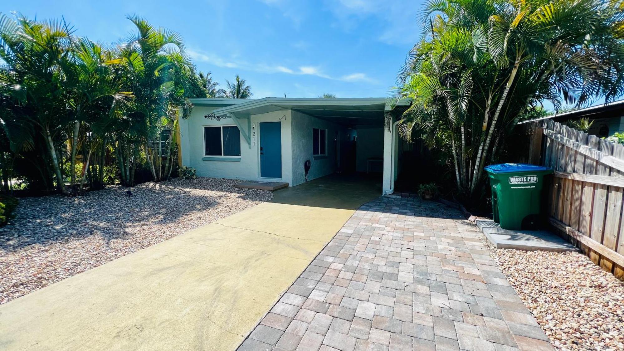 Luxury 2/2 Private Oasis W/Hot Tub Walk To Beach Cape Canaveral Exterior photo